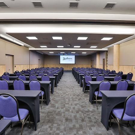Radisson Sao Paulo Paulista Hotel Exterior foto A typical classroom at the University of the Philippines Diliman