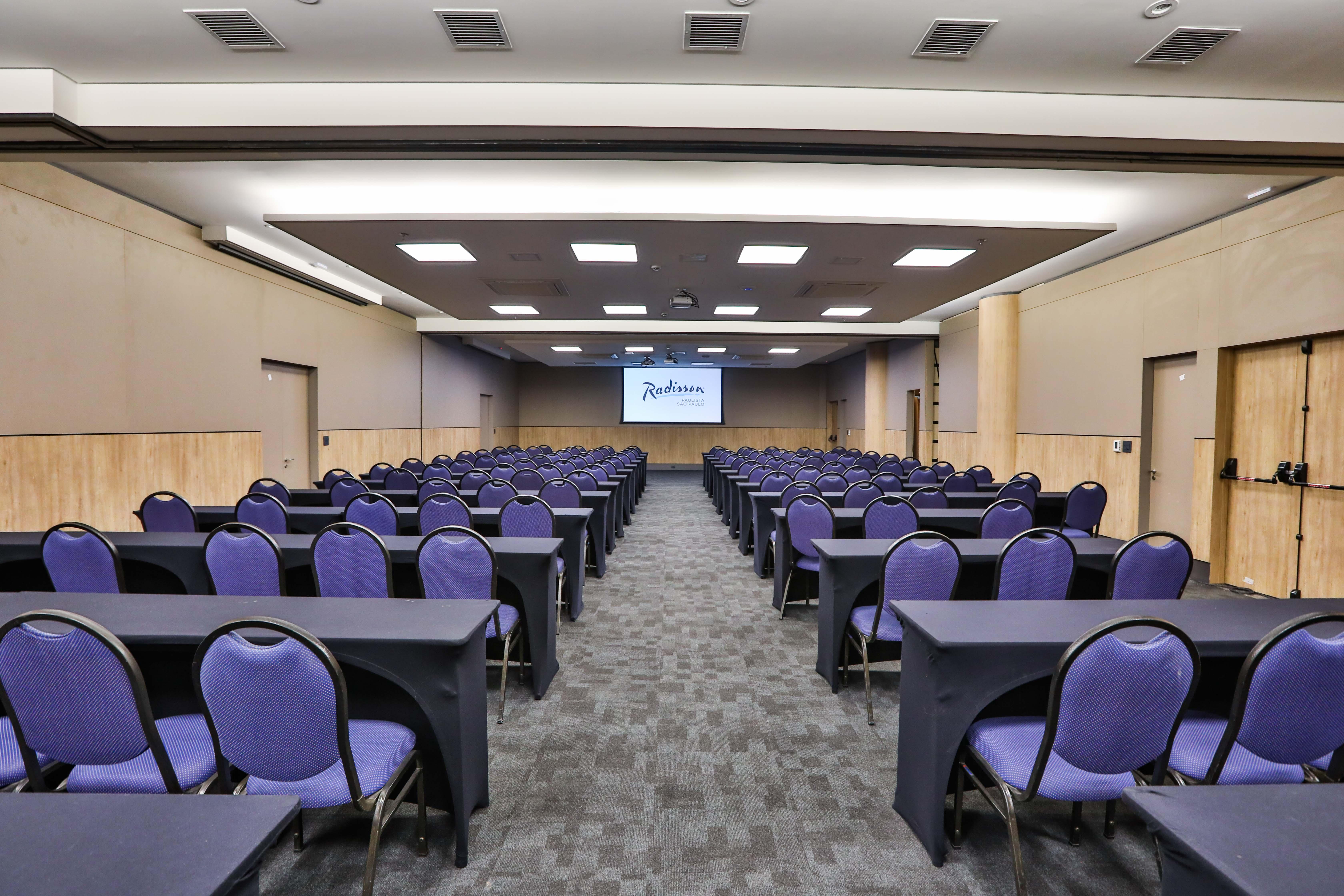Radisson Sao Paulo Paulista Hotel Exterior foto A typical classroom at the University of the Philippines Diliman