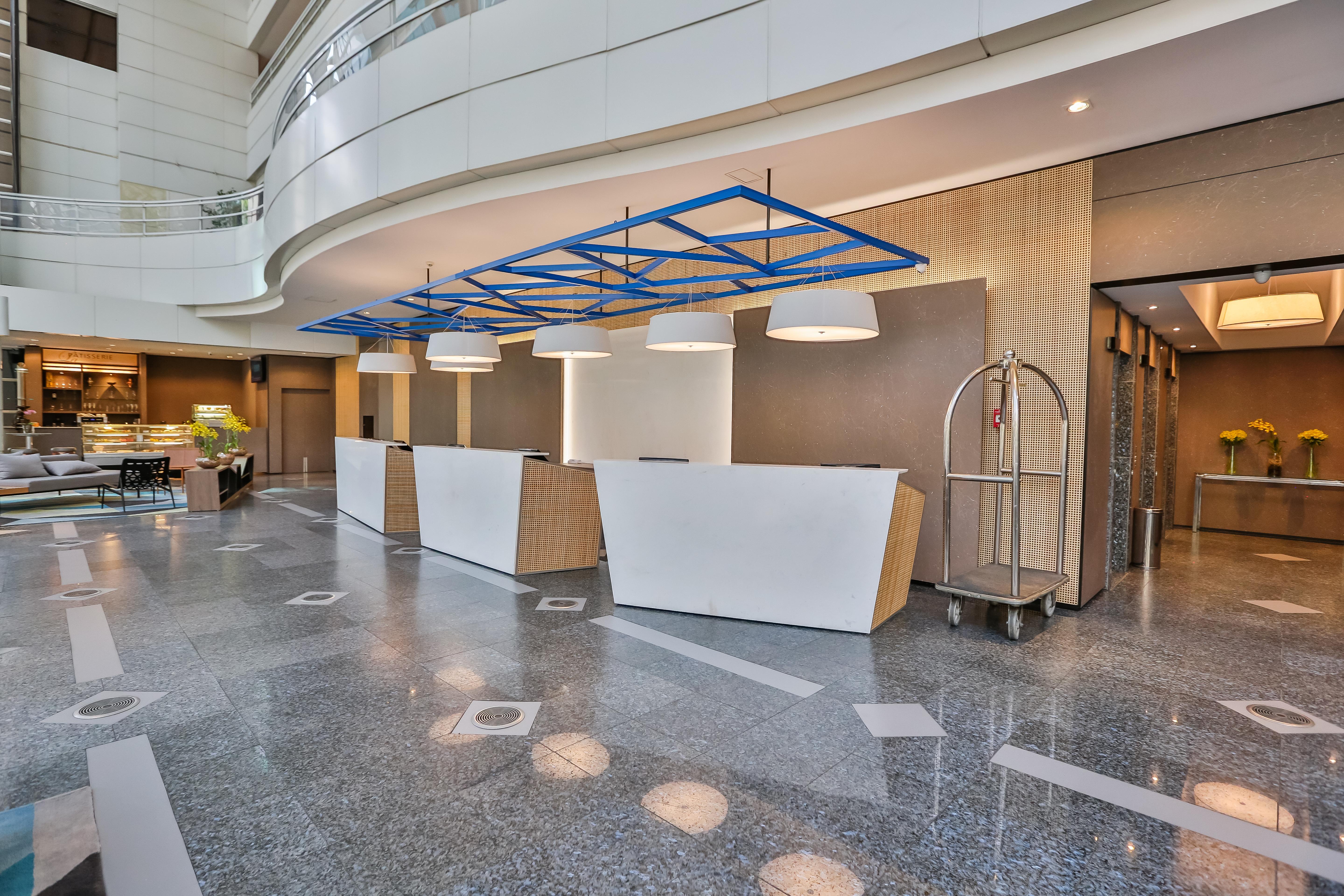 Radisson Sao Paulo Paulista Hotel Exterior foto The lobby of the hotel