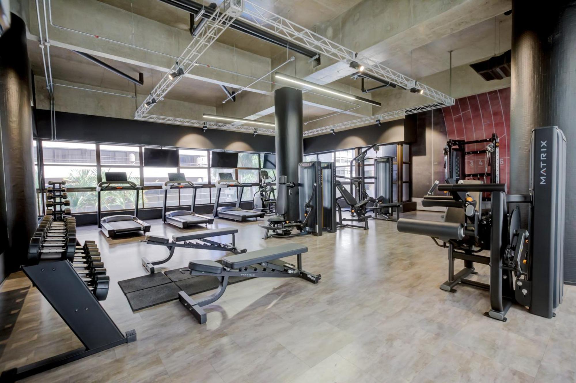 Radisson Sao Paulo Paulista Hotel Exterior foto The gym at the hotel