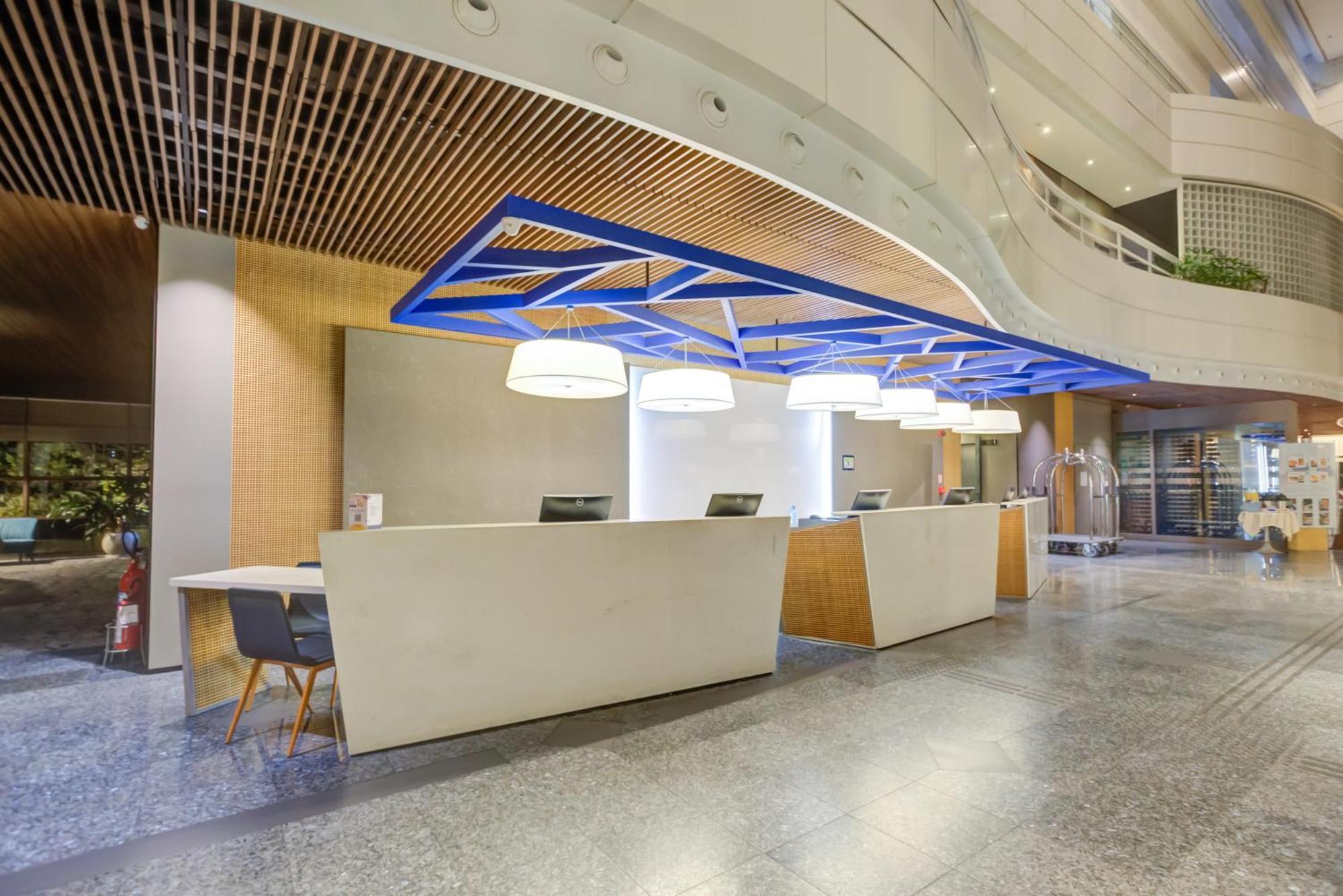 Radisson Sao Paulo Paulista Hotel Exterior foto The lobby of the new terminal